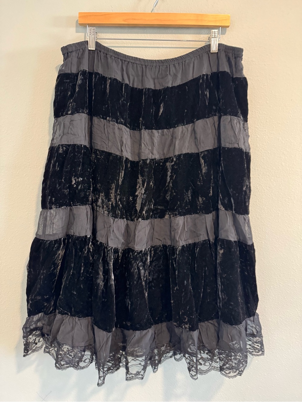 Vintage Apostrophe Tiered Velvet Lace Pull On Maxi Skirt Whimsigoth Fairy 1X